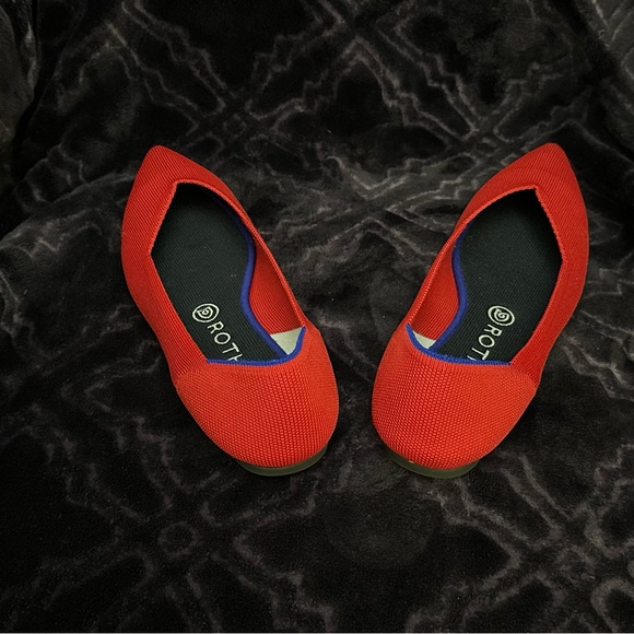 Red pointy Rothy’s - Picture 5 of 7